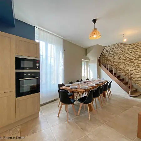 Сasa de vacaciones De La Poste Saint-Fraimbault-sur-Pisse